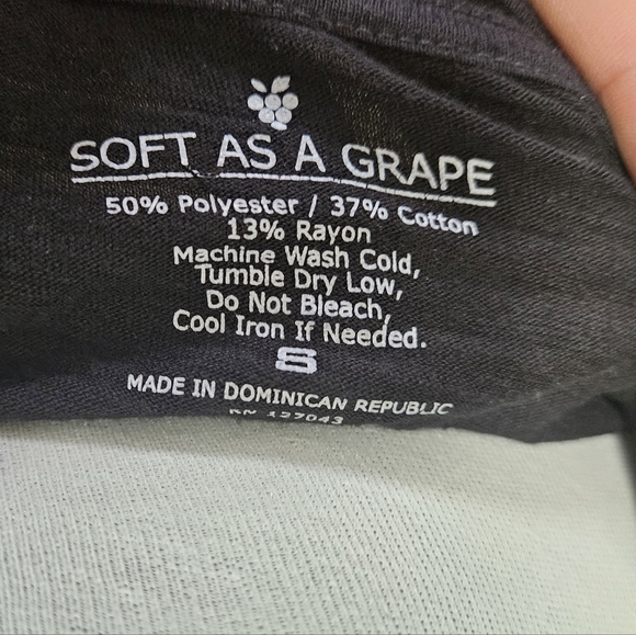 SOFT AS A GRAPE BLACKHAWKS TSHIRT SPARKLY - Picture 3 of 5